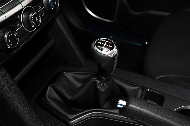 Interior Vigus Plus - destaque caixa manual